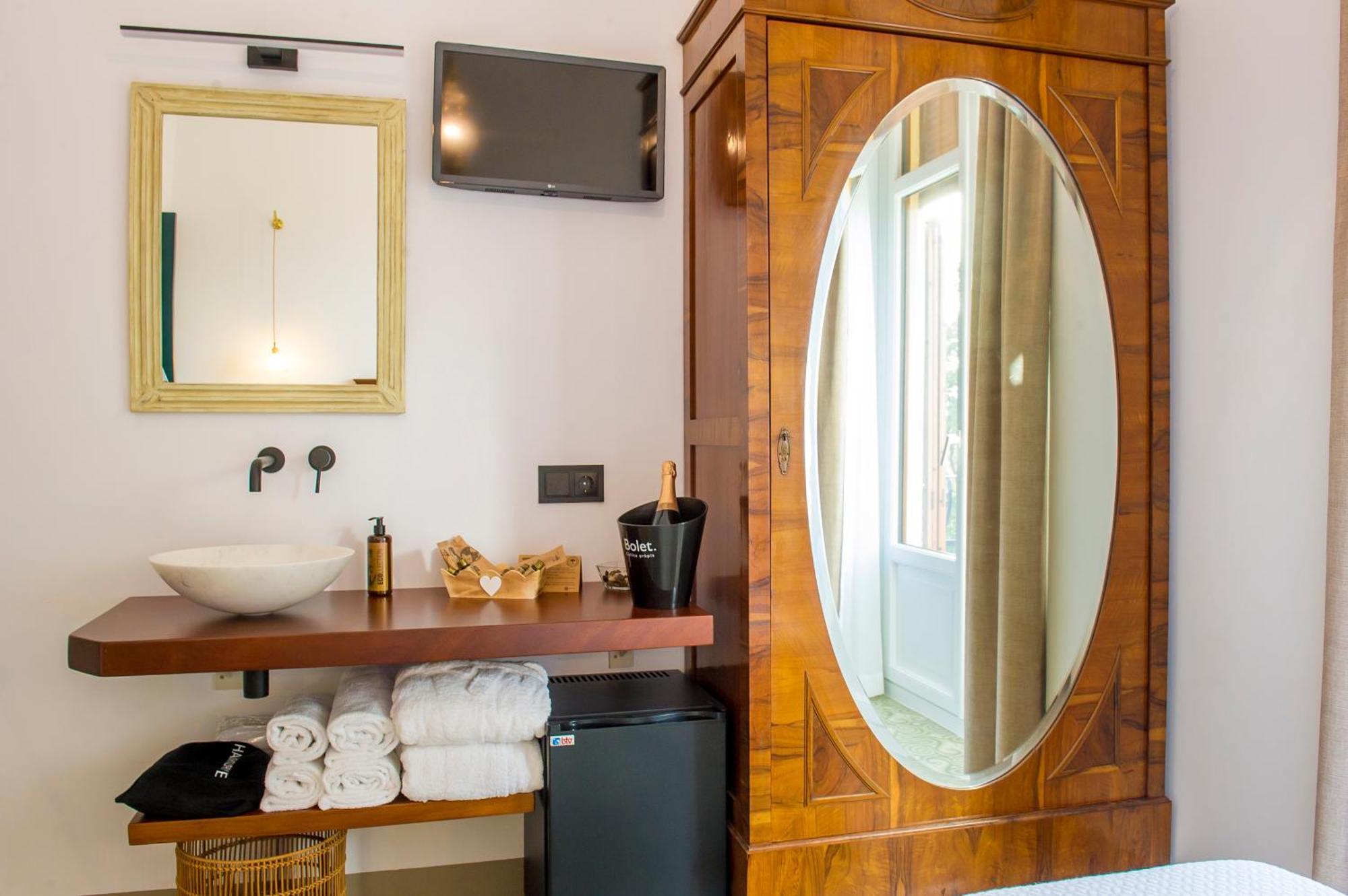 Bolet Casa Modernista Bed & Breakfast Castellvi de la Marca Exterior photo
